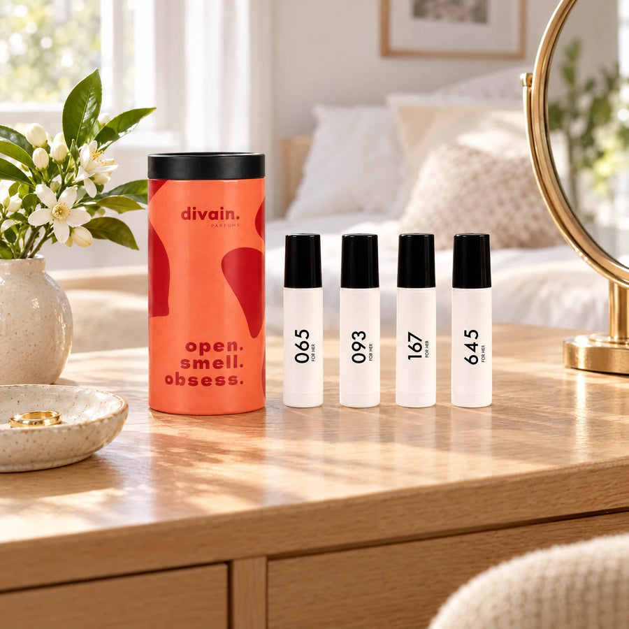 Estuche de perfumes de viaje para mujer en el tocador