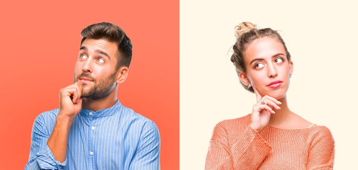 Persona oliendo un perfume para elegir la fragancia ideal