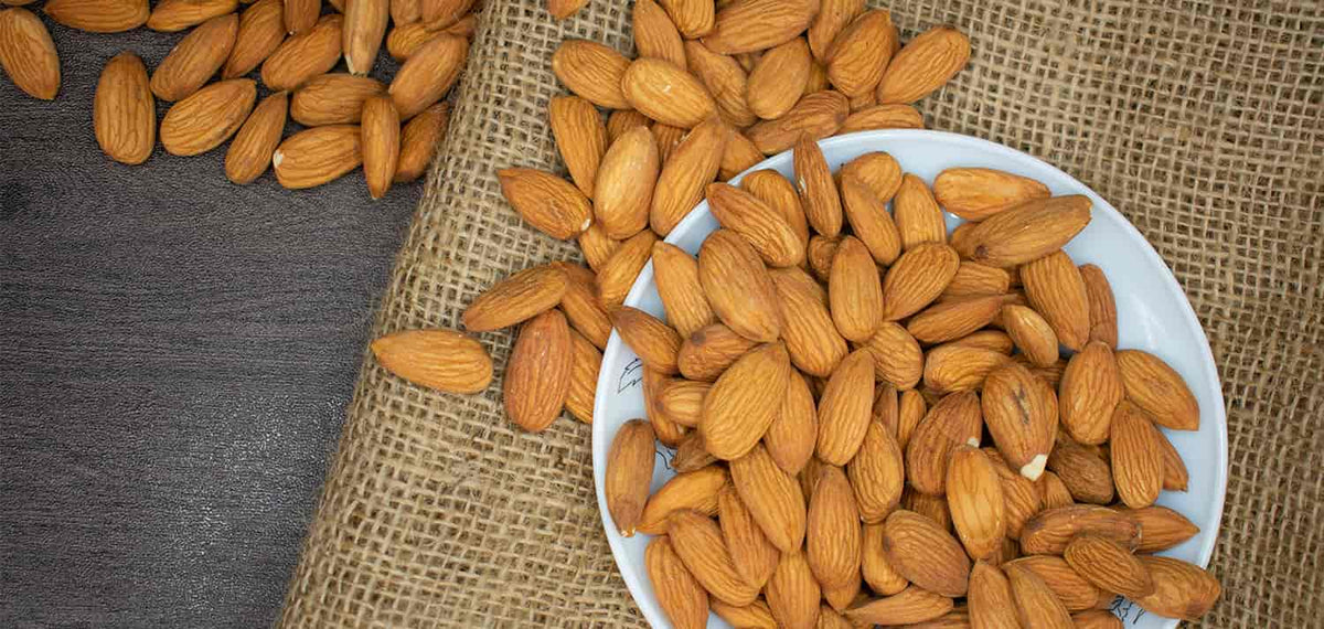 Los usos, beneficios y propiedades del aceite de almendras dulces son muchos.