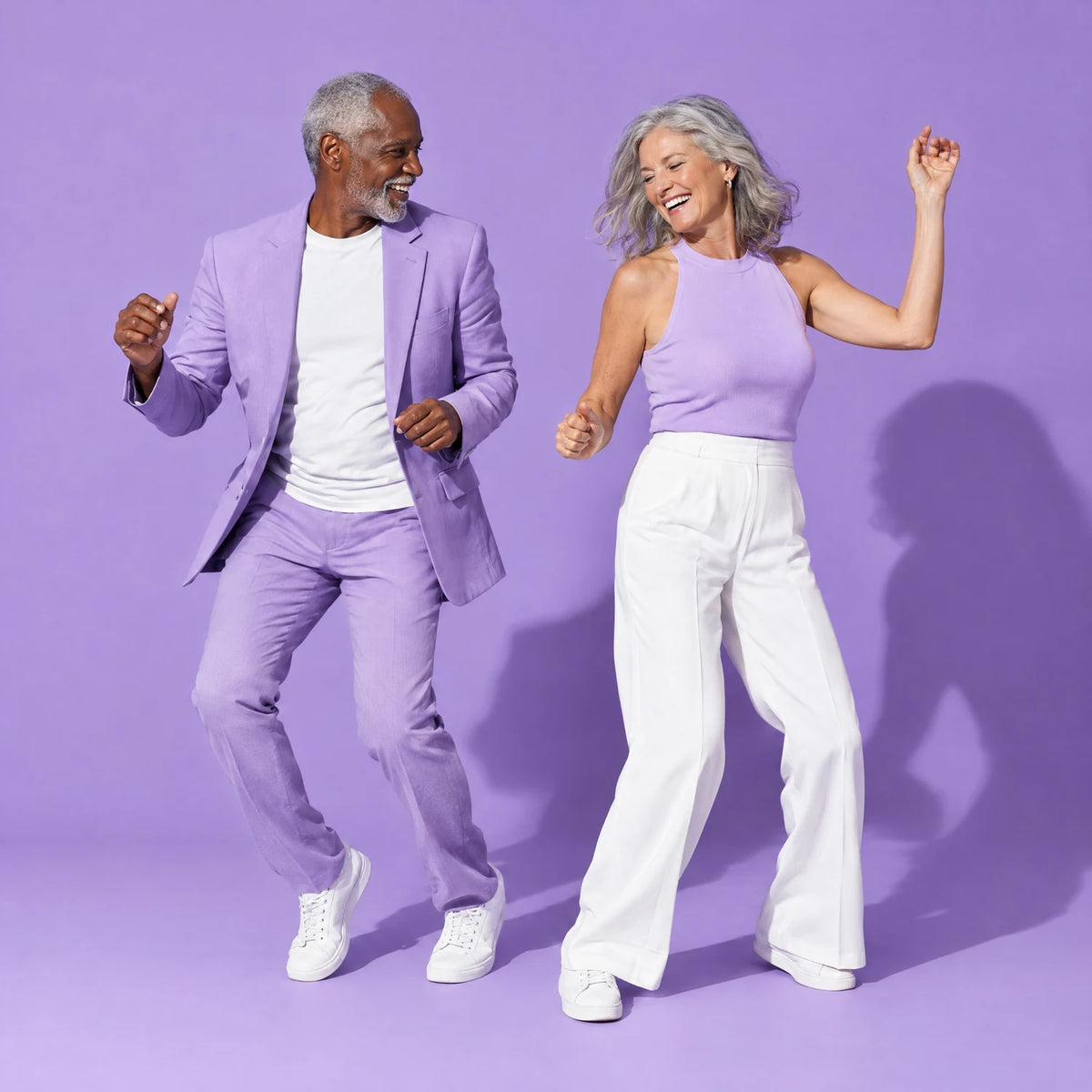 Pareja de 60 años bailando
