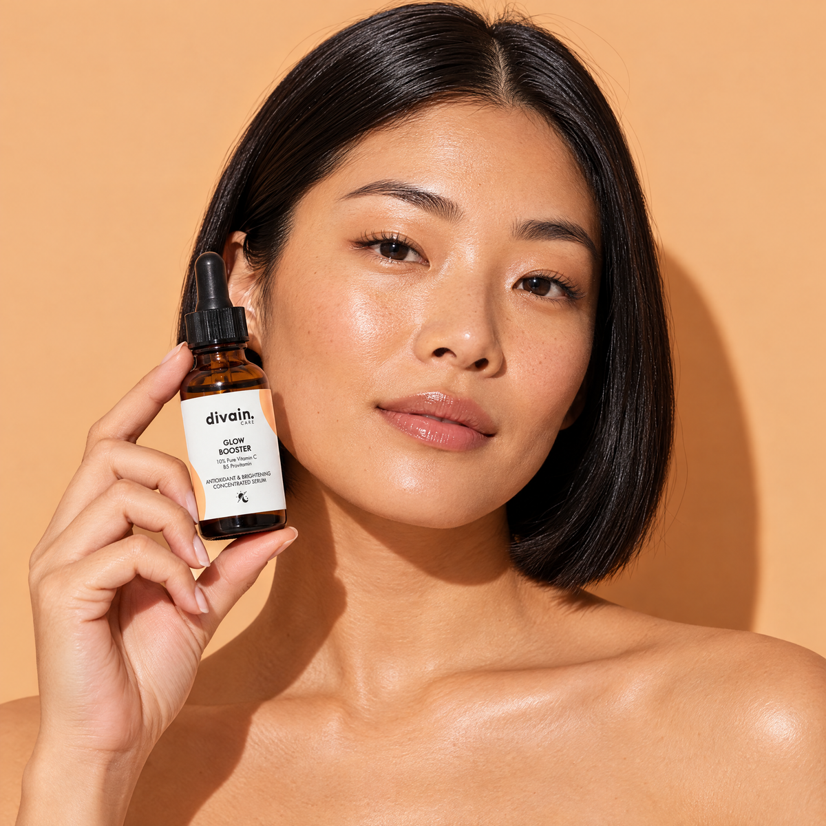 Persona usando divain. Care Glow BOOSTER