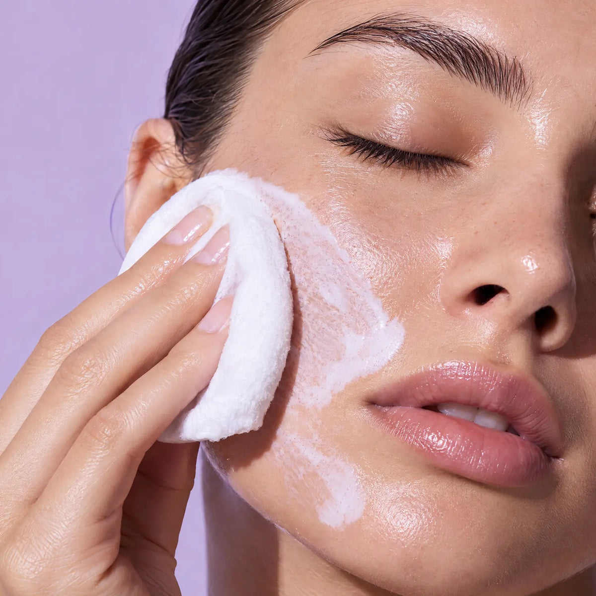 Beneficio de divain. Care Niacinamide Cleansing Milk