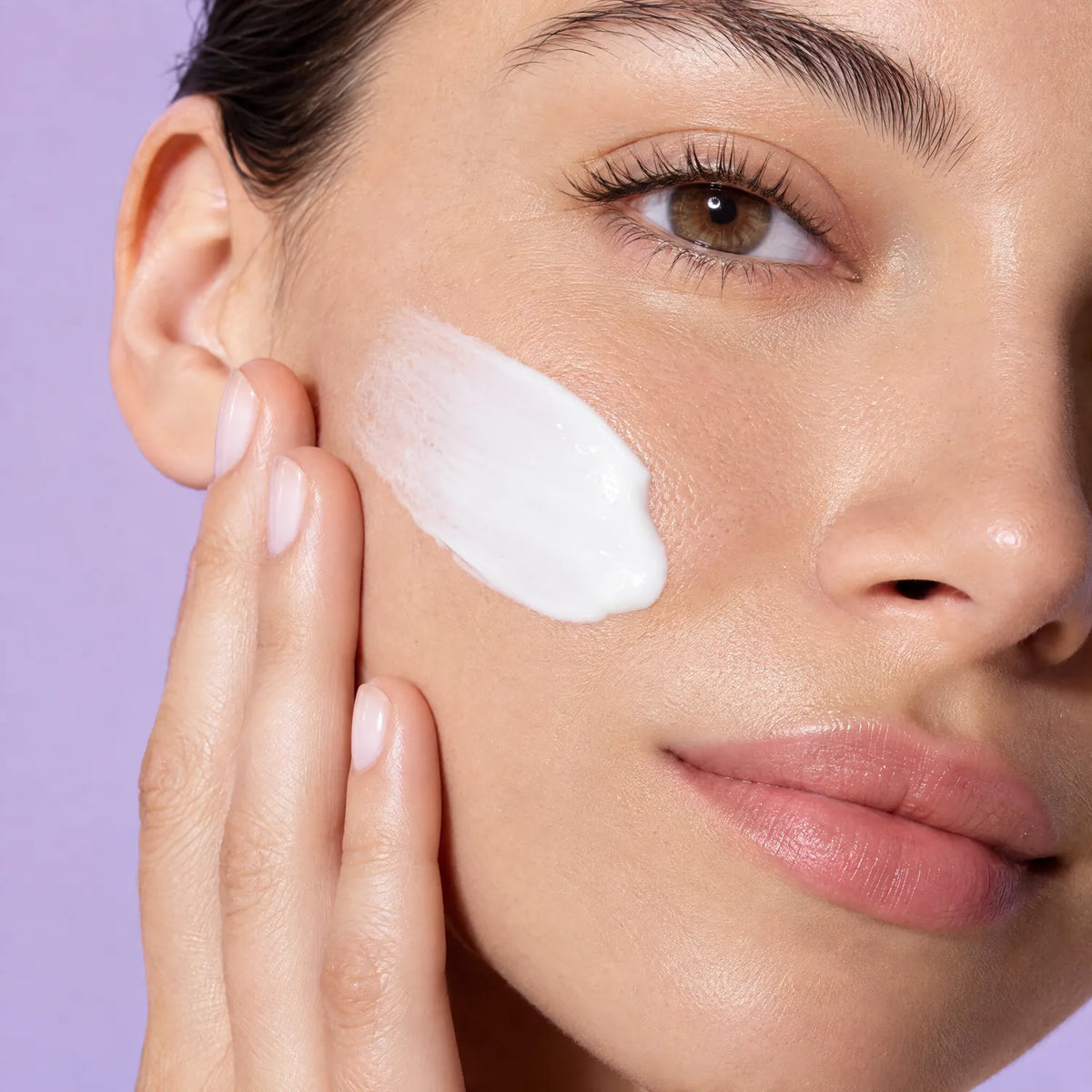 Beneficio de divain. Care Niacinamide Cleansing Milk