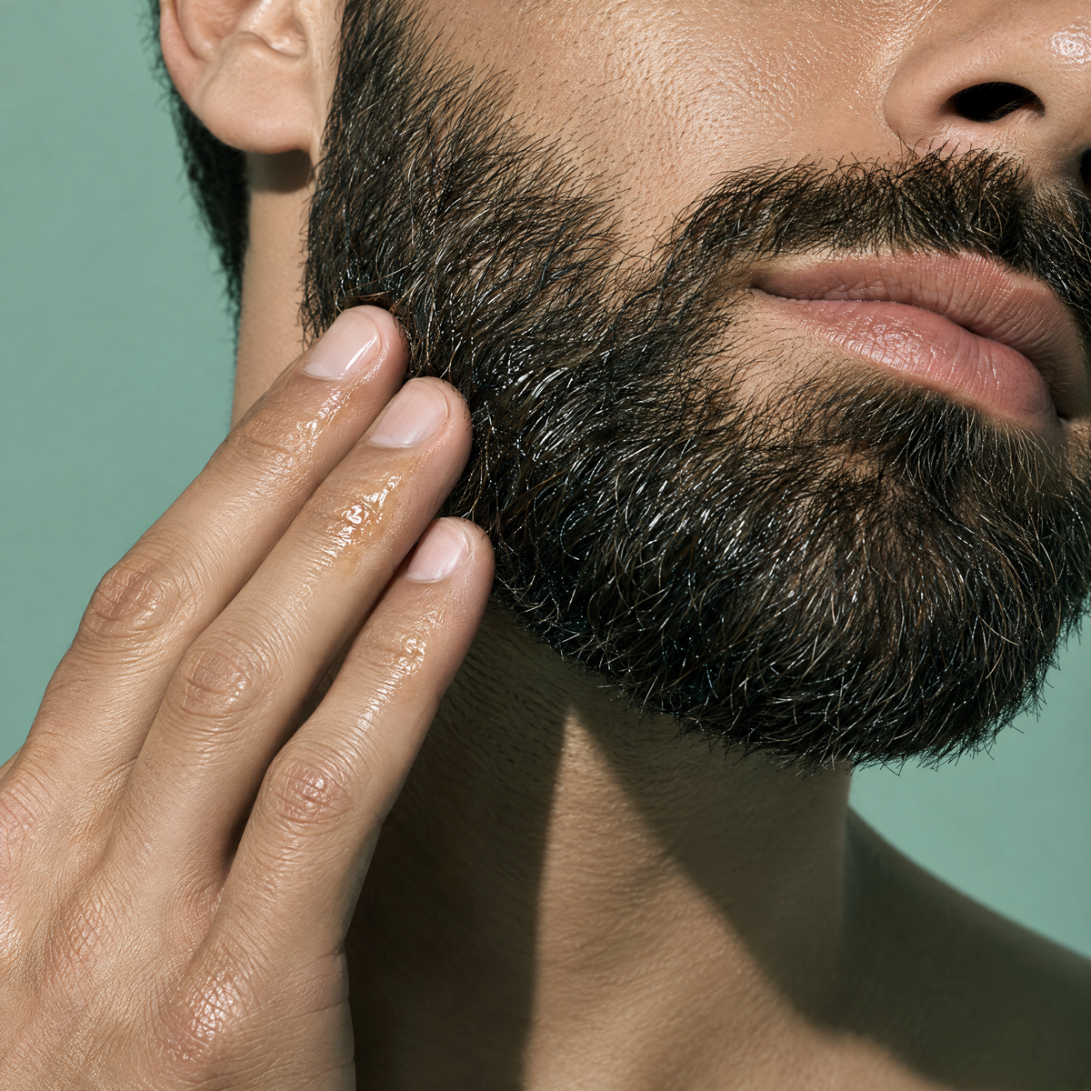 Beneficio de divain. Care Beard Control Serum