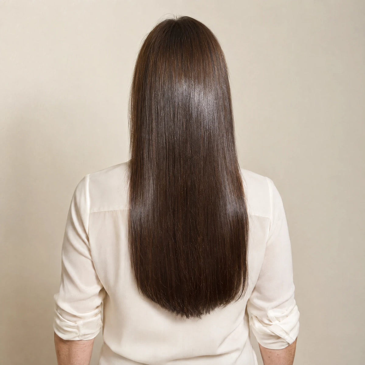 Cabello liso, sin encrespamiento y con brillo