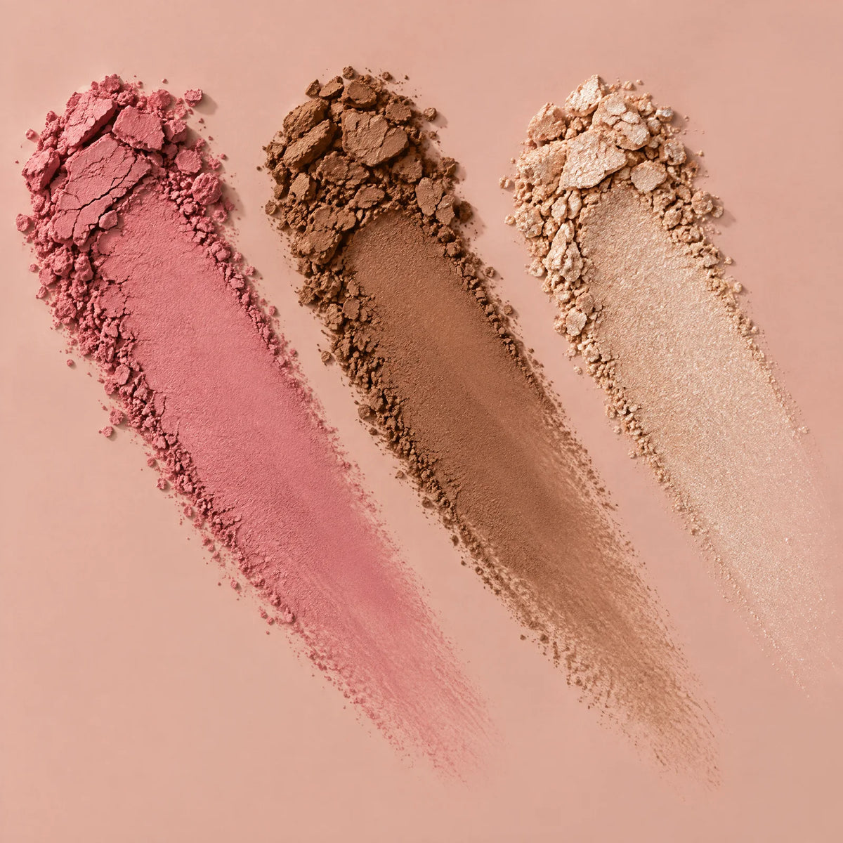Textures de la 3-in-1 Palette : blush, bronzer et enlumineur