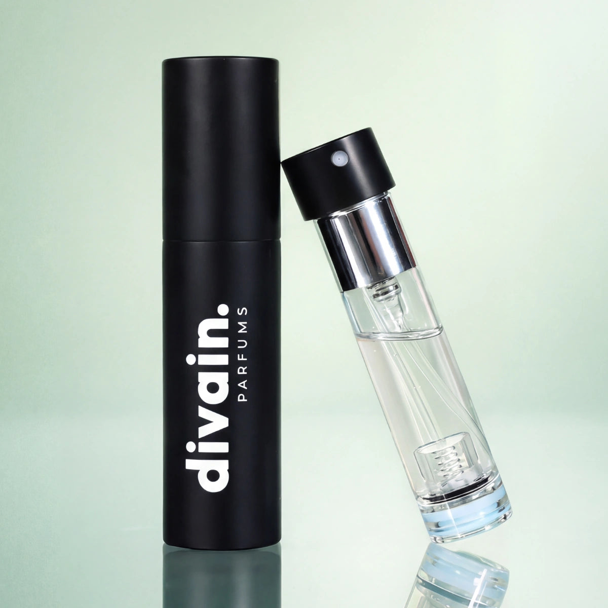 Flacone di profumo da viaggio personalizzato - Mini spray di profumo ricaricabile da 5 ml - Atomizzatore di profumo in vera pelle - Custodia con pompa di ricarica per viaggi e uscite - Italia Flacone di profumo da viaggio personalizzato - Mini spray di profumo ricaricabile da 5 ml - Atomizzatore di profumo in vera pelle - Custodia con pompa di ricarica per viaggi e uscite - Italia