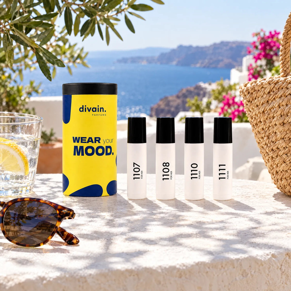 Estuche de perfumes de verano en una terraza mediterránea
