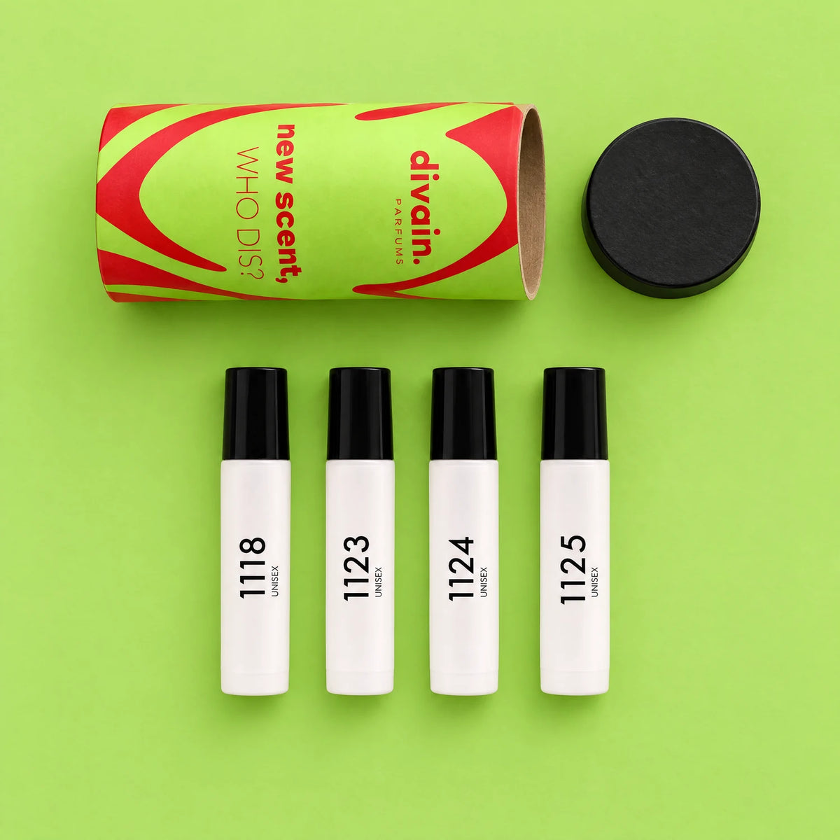 Contenido del estuche: tubo y cuatro perfumes de 10 ml