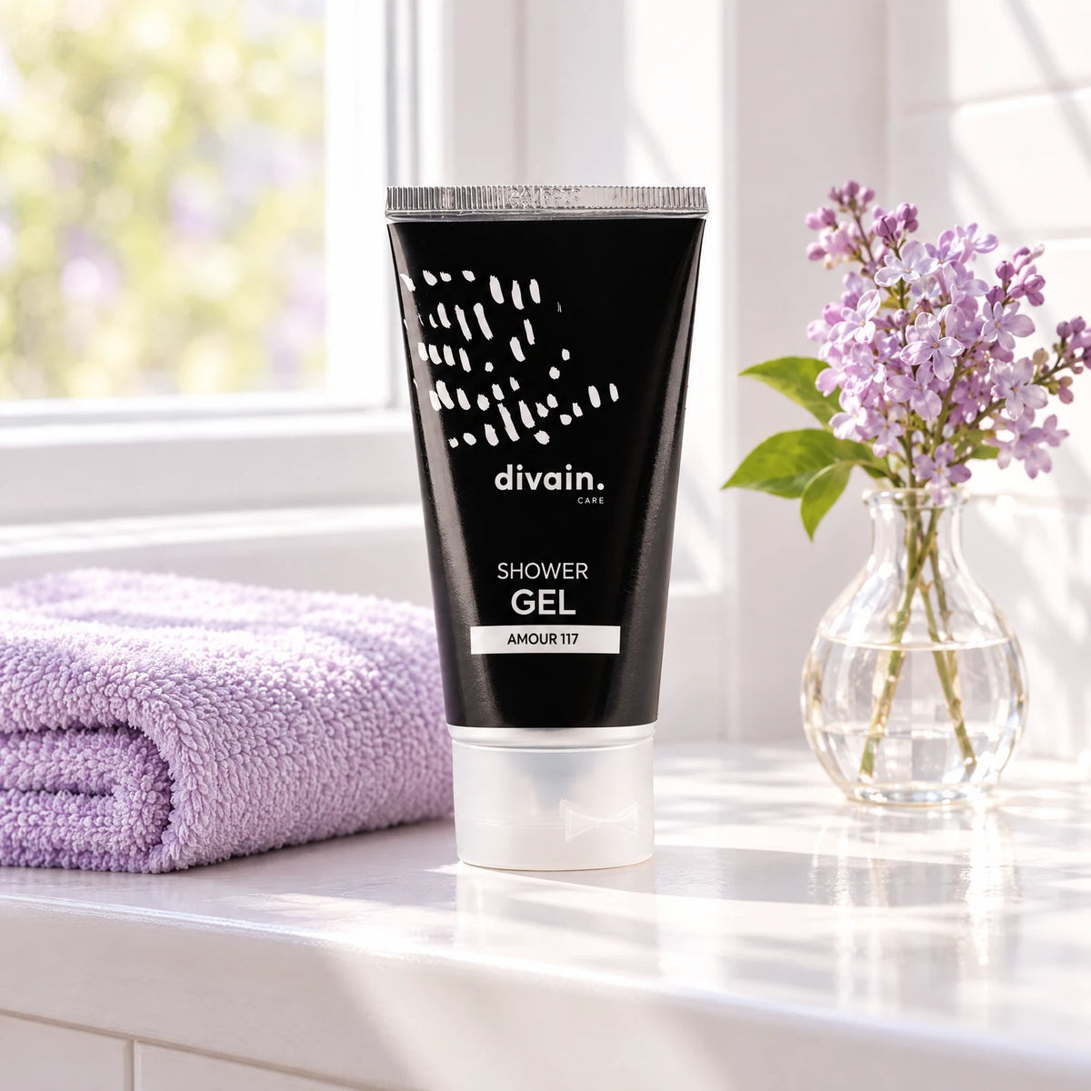 Shower Gel divain.117 en el alféizar del baño