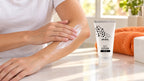 Cómo usar la Body Lotion divain.602: extender sobre el brazo con la palma