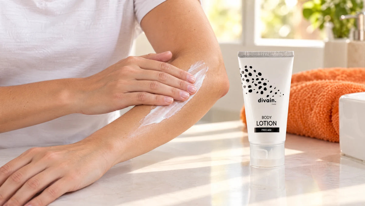 Cómo usar la Body Lotion divain.602: extender sobre el brazo con la palma