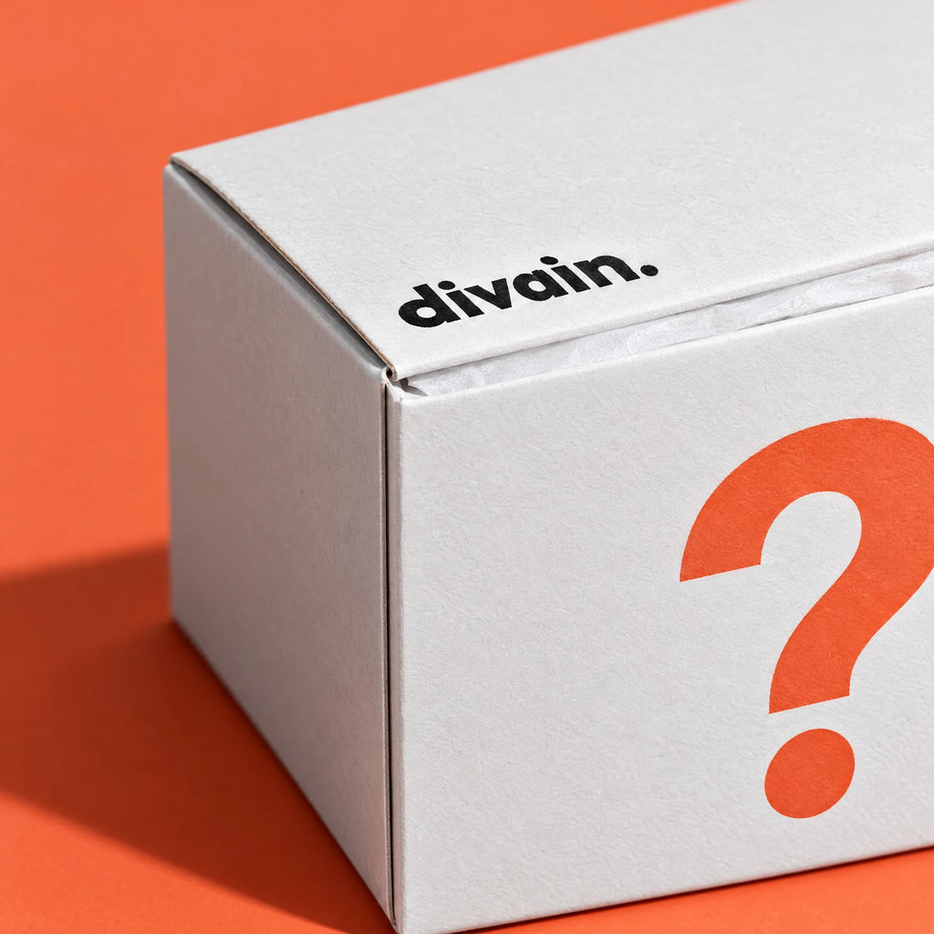 Detalle de la caja Mystery Box de divain.