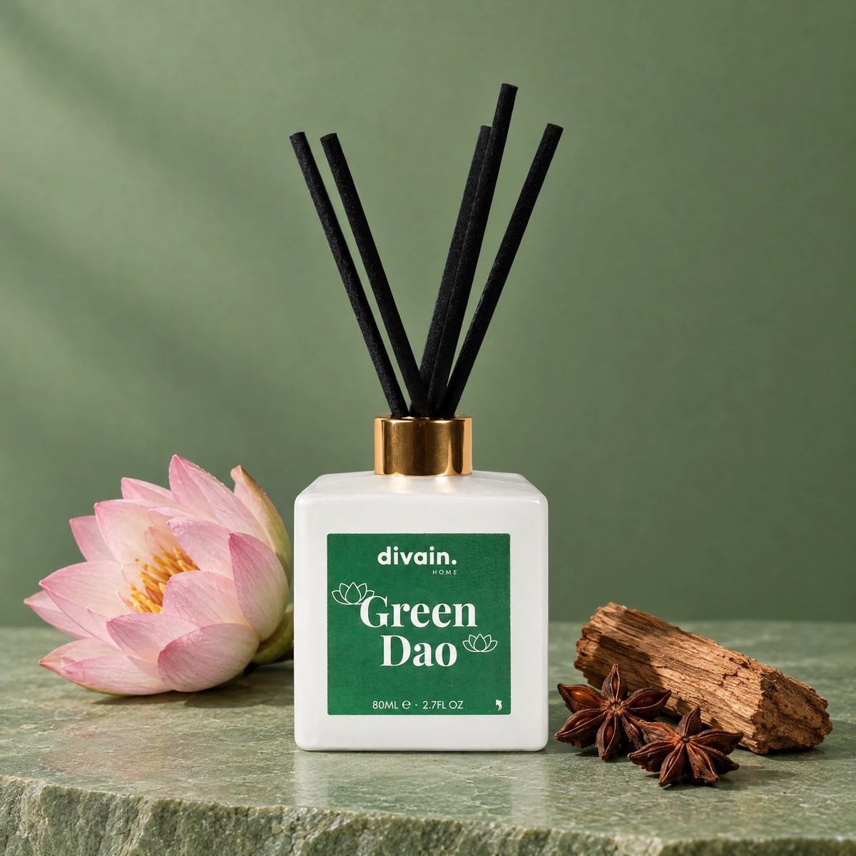 Mikado Green Dao con flor de loto, anís estrellado y sándalo, sus notas olfativas