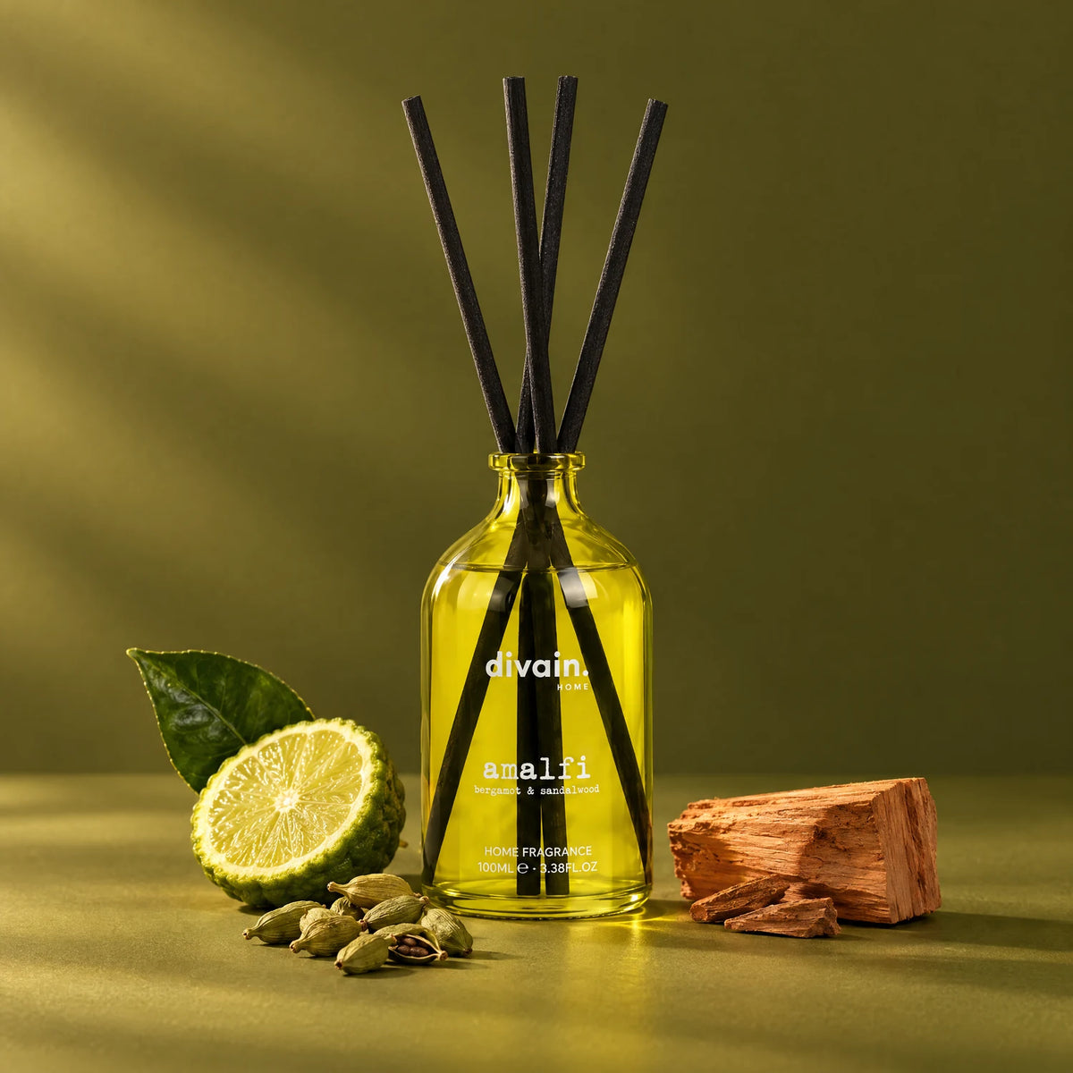 Mikado Amalfi con bergamota, cardamomo y sándalo, sus notas olfativas