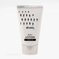 Crema corporal divain Care, con envase blanco e inspirada en el perufme 895.