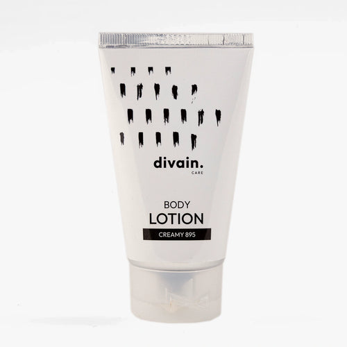 Crema corporal divain Care, con envase blanco e inspirada en el perufme 895.