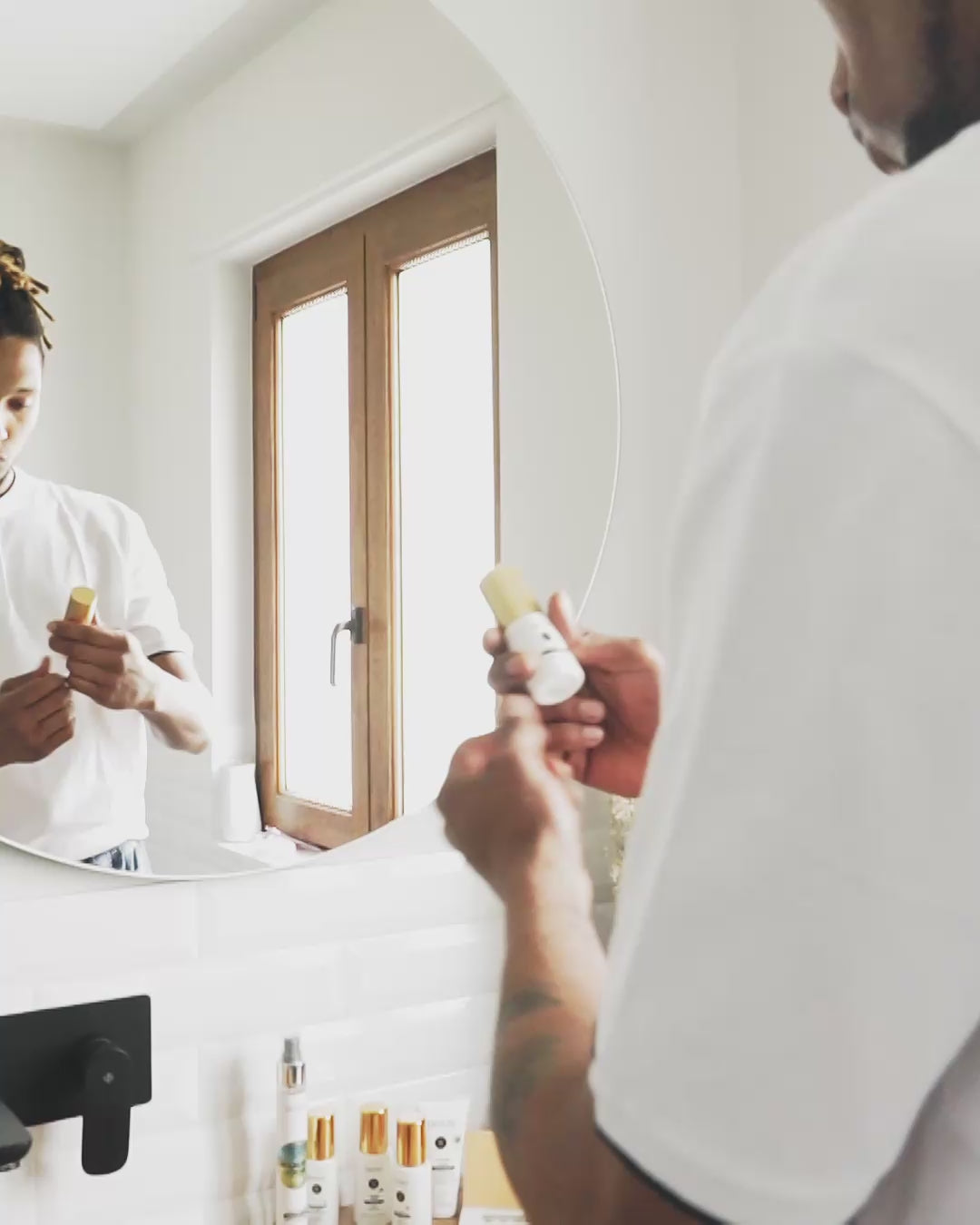 Video of a model using the face cream